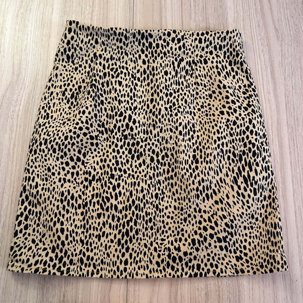 Brandy Melville Mini Skirt Leopard Print Tan Black Small‎